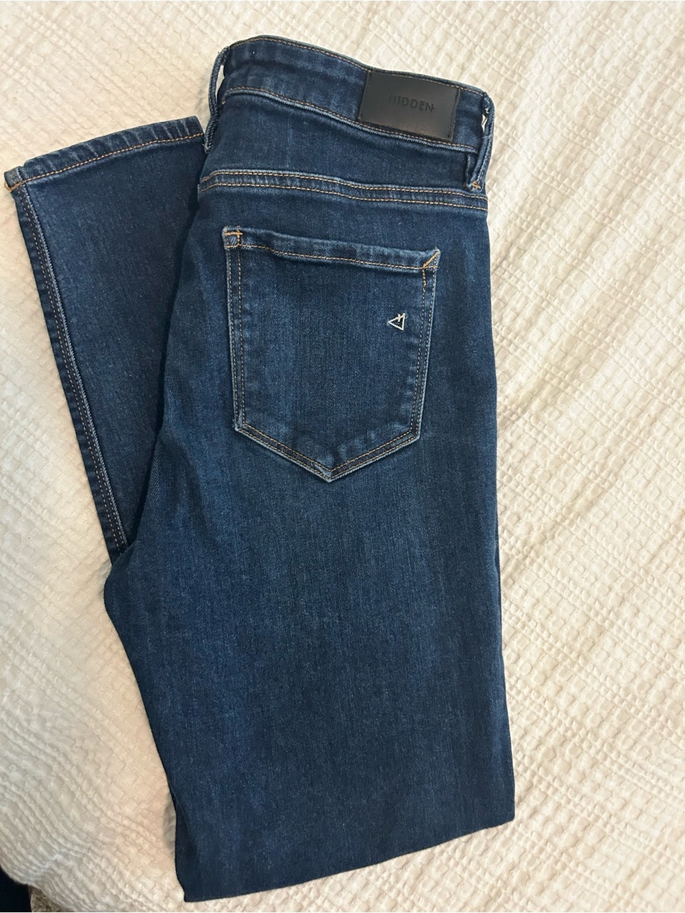 Hidden Women's Skinny Jeans in Dark Wash